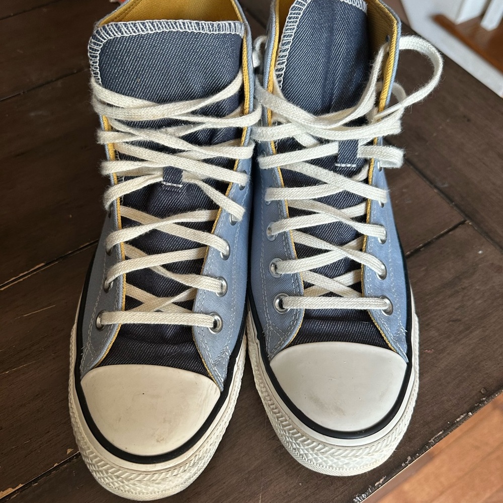 Converse Sky Blue and white High-Tops